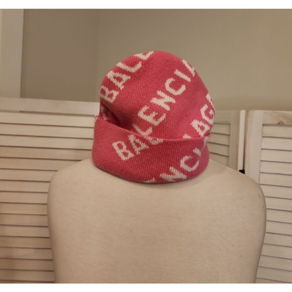 Balenciaga Pink Logo Beanie NWT - Picture 2 of 4
